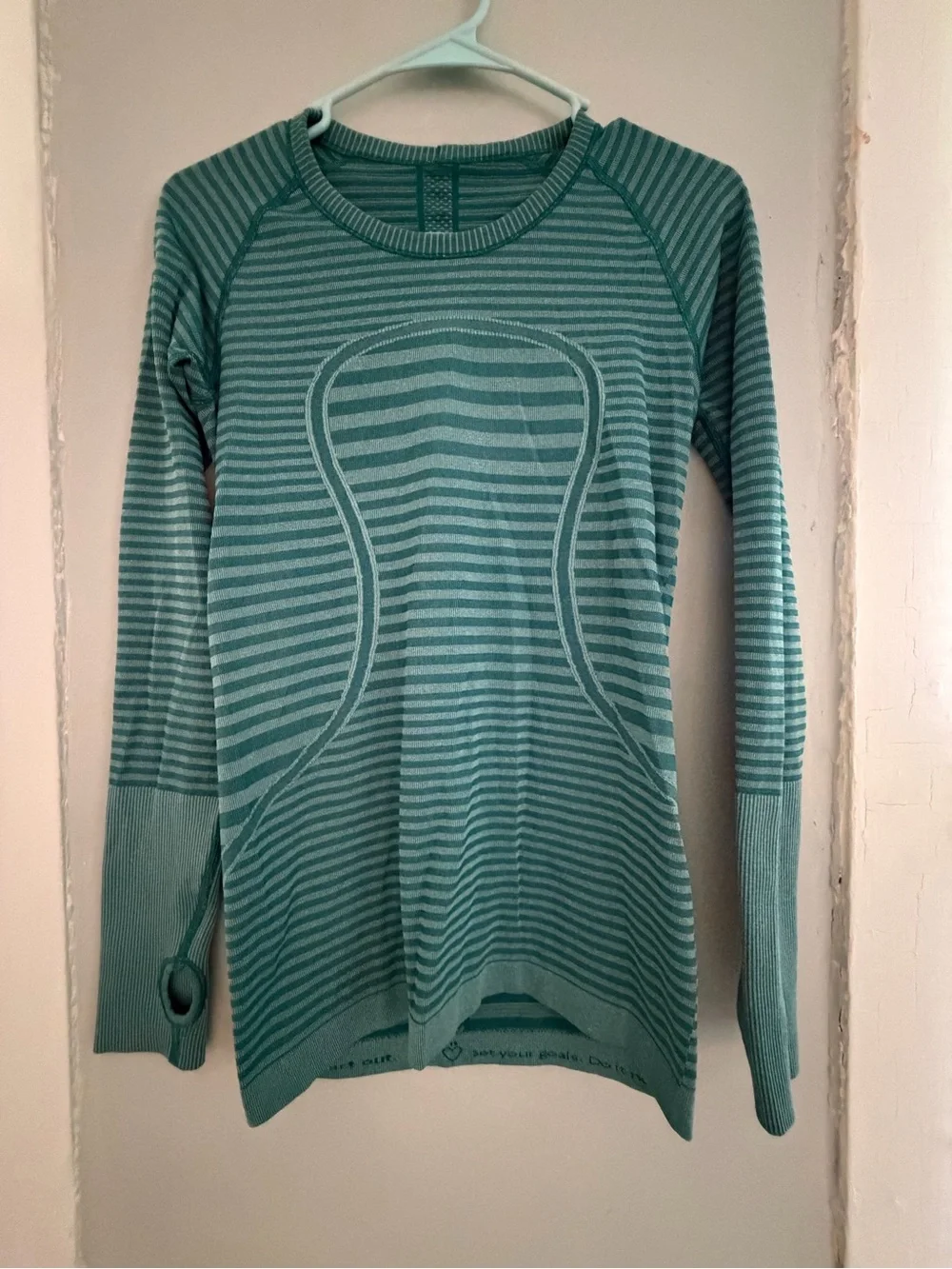 lululemon swiftly tech long sleeve in Heathered Forage Teal size 6 NWOT